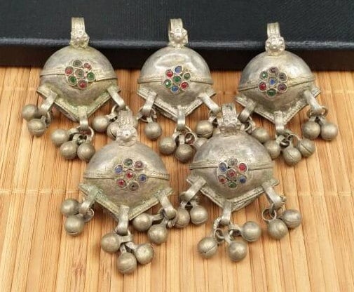 5 Vintage Afghan Kuchi Tribal Pendants DIY Costume Designing Supply Jewelry Supply Antique Pendants Charms Banjara Indian Pendants Findings.