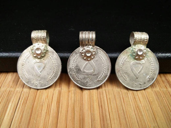 3 X Large Almost Same Especially Selected Rare Vintage Coin Pendant DIY Boho Antique Belly Dance Costume Supply Kuchi Tribal Jewelry Finding