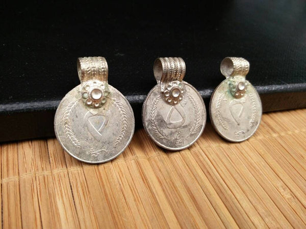 3 X Large Almost Same Especially Selected Rare Vintage Coin Pendant DIY Boho Antique Belly Dance Costume Supply Kuchi Tribal Jewelry Finding