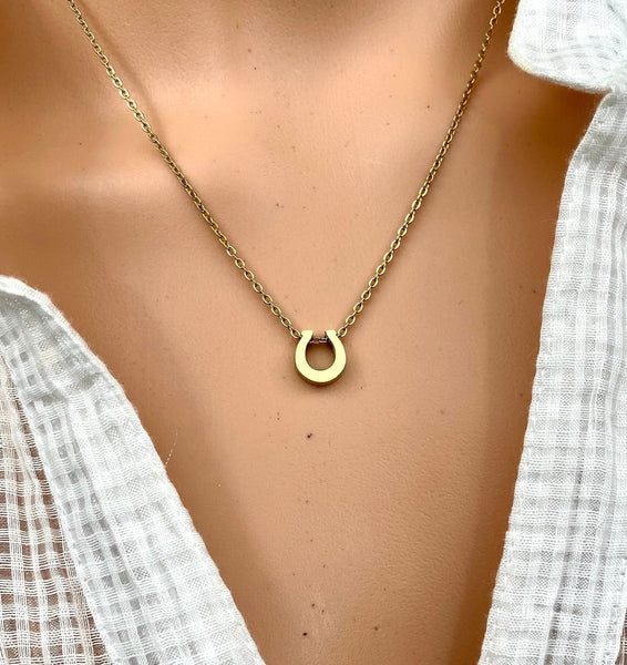 18 karat Gold plated Horseshoe pendant Non Tarnish No Fade Water proof Stainless Steel good luck necklace minimalist Jewelry in dainty chain